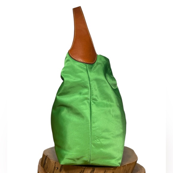 DOONEY & BOURKE LARGE NYLON & LEATHER LOGO LOCK SHOULDER BAG - Picture 3 of 16